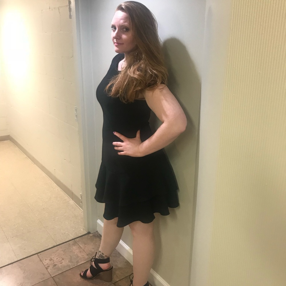 Great condition Eliza J stretch crepe ruffle stealth dress